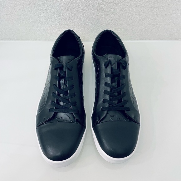 Calvin Klein Men’s black CK monogram embossed leather sneaker Size 9 like new - Picture 9 of 9
